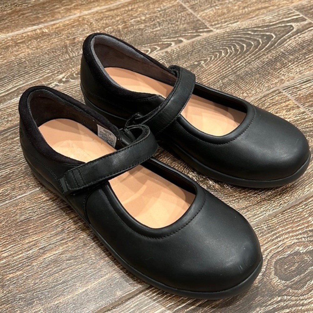 Anodyne Shoes With Strap Size 10W